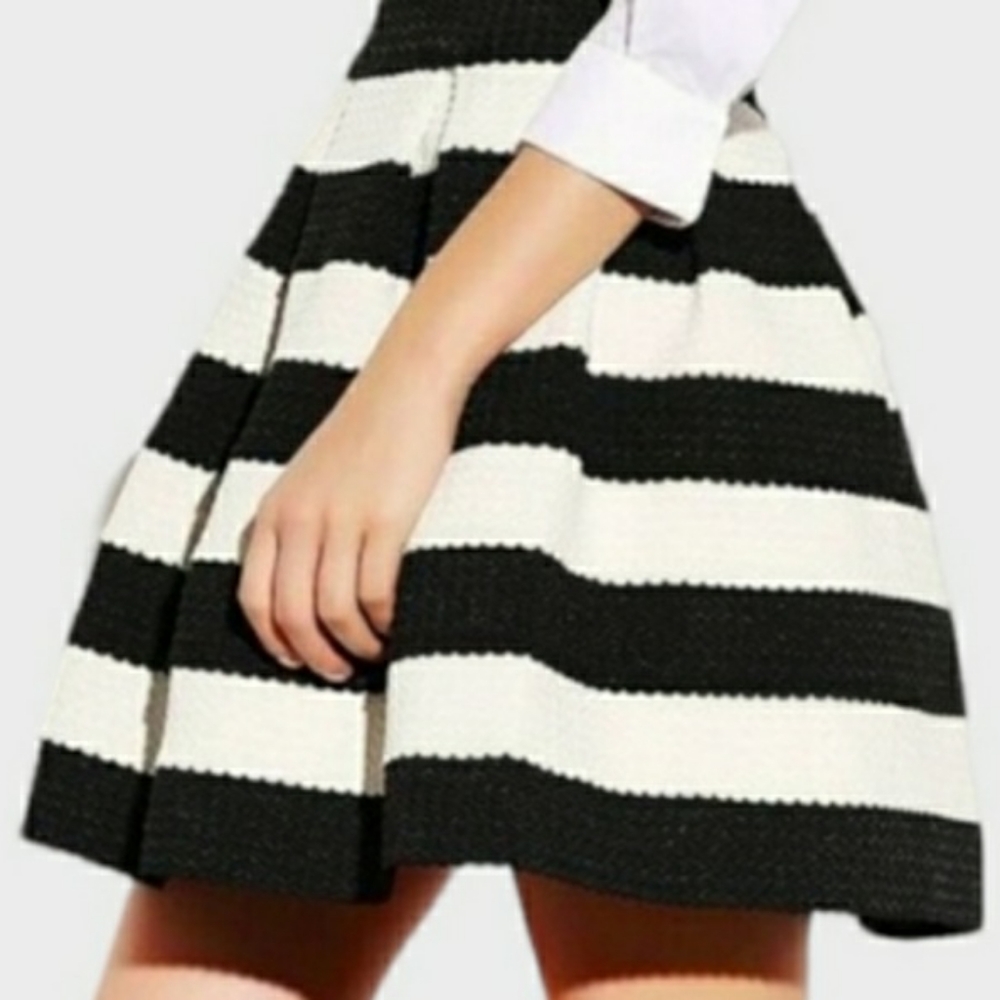 Black and White Bubble Pleated High Waist Skirt